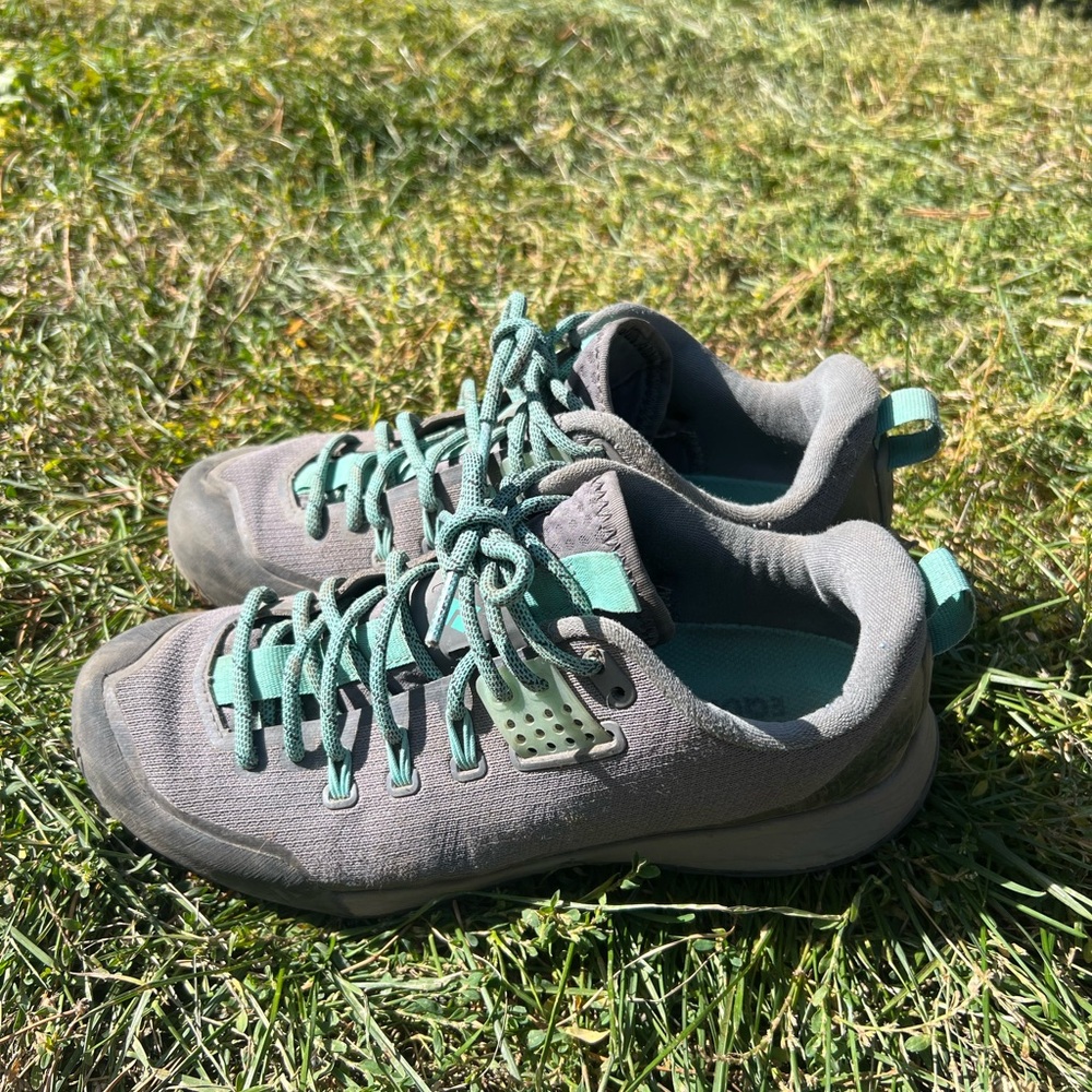 Black diamond women’s approach shoes size 8.5 US